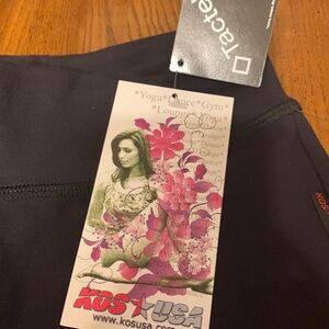 NWT KOS USA Black Cropped Style Leggings Size Small‎